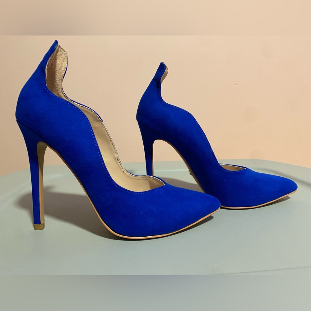 Kurt Geiger Carvela Suede Pumps 💙